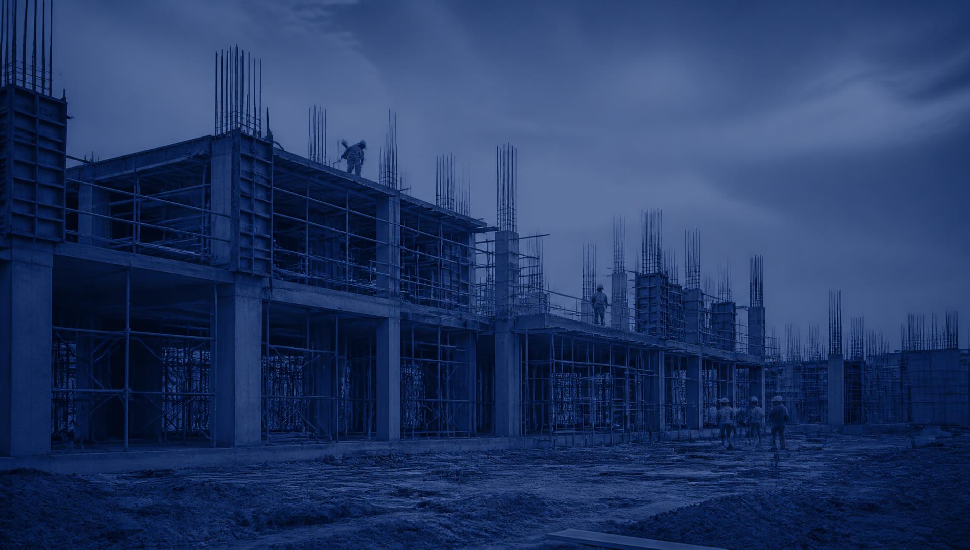 Maquinaria pesada trabajando en un proyecto de construcción